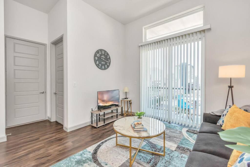 Penthouse Cool-Oasis-In-Houston-Rental Car Available-View-Great-Sleep Buitenkant foto