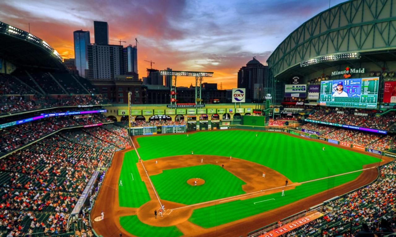Penthouse Cool-Oasis-In-Houston-Rental Car Available-View-Great-Sleep Buitenkant foto
